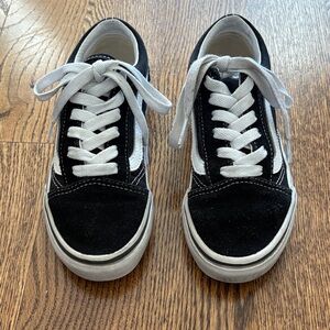 Vans classic Black and White Sneakers